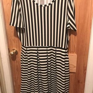 Lularoe Amelia